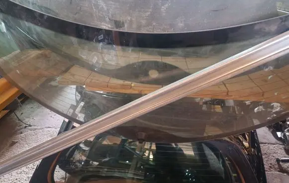 Nissan Leaf I (ZE0) Rear windscreen/windshield window 