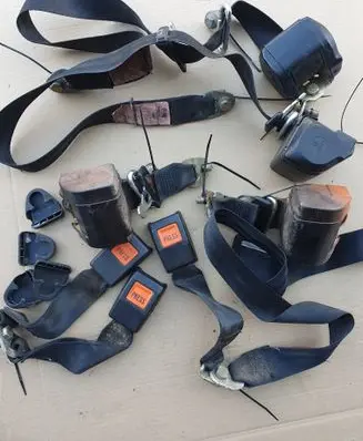 Volkswagen Jetta I Set of seat belts 161857805 321857713A 173857705