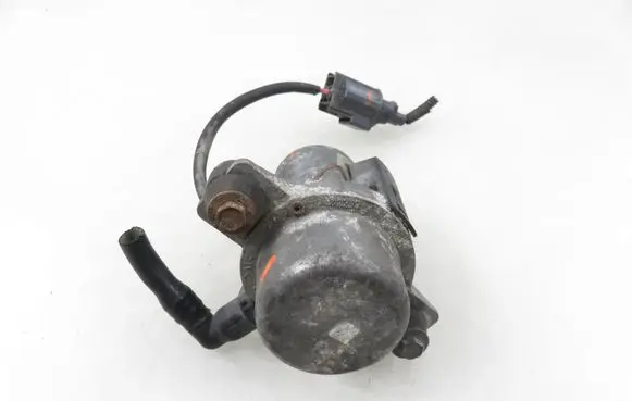 Volvo V50 Vacuum pump 08684342