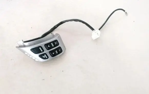 Suzuki Swift I Steering wheel buttons/switches 