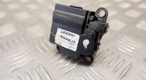 Hyundai Tucson IV NX4 A/C air flow flap actuator/motor D332LFDBA01