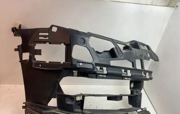BMW 5 G30 G31 Front bumper mounting bracket 7385346