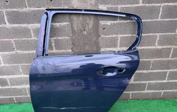 Peugeot 208 II Rear door 
