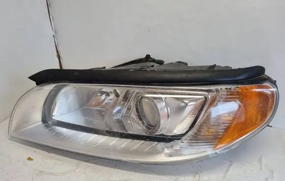 Volvo V70 Headlights/headlamps set 31353532 6336100000