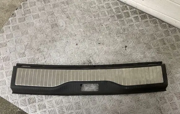 Opel Zafira B Trunk/boot sill cover protection 13131330