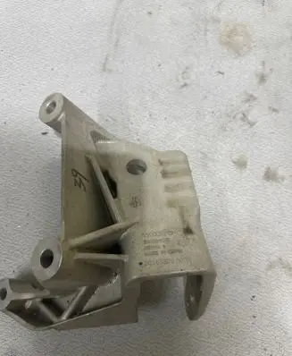 Volvo XC60 Engine mounting bracket 31430470 AD7VM2 201603090038