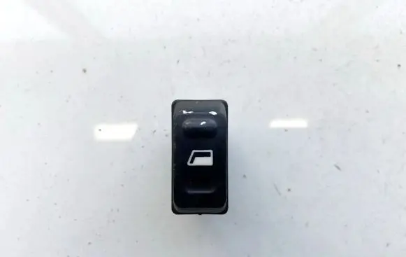 Citroen Xsara Picasso Electric window control switch 22681