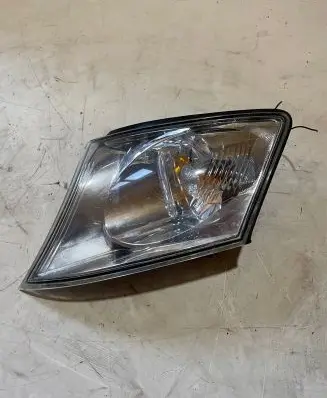 Mazda MPV Front indicator light