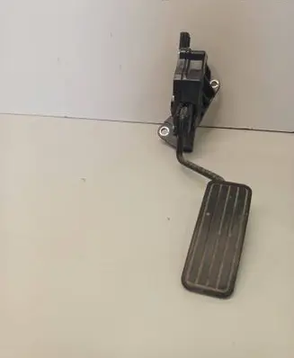 Subaru WRX Accelerator throttle pedal 36010AG110 1988007090 09J03A00399