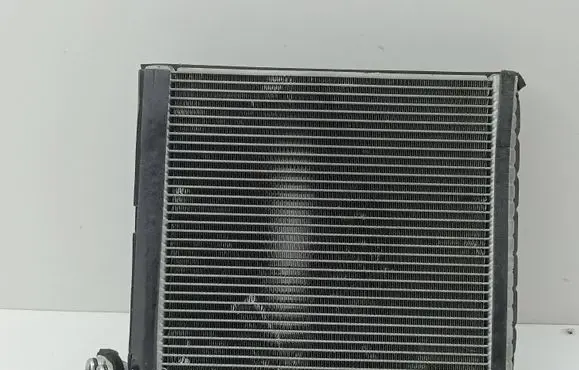 Toyota Avensis T270 Air conditioning (A/C) radiator (interior) 