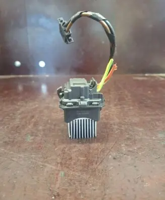 Peugeot 308 SW Heater blower motor/fan resistor 270533