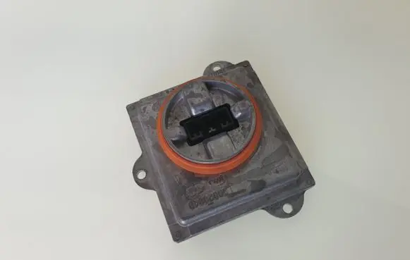 Ford Fusion II Headlight ballast module Xenon L90077817 L90021969 L90020949