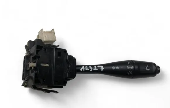 Mitsubishi Space Wagon Indicator stalk 17B123