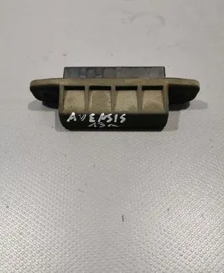 Toyota Avensis T270 Tailgate opening switch 