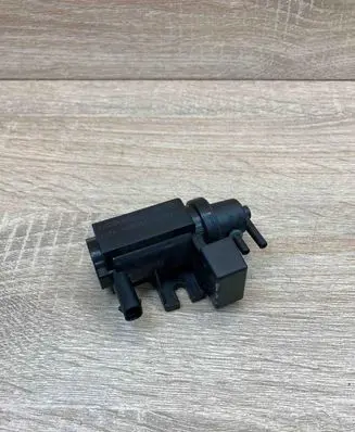 BMW 1 E81 E87 Turbo solenoid valve 70206301 7805391 1174