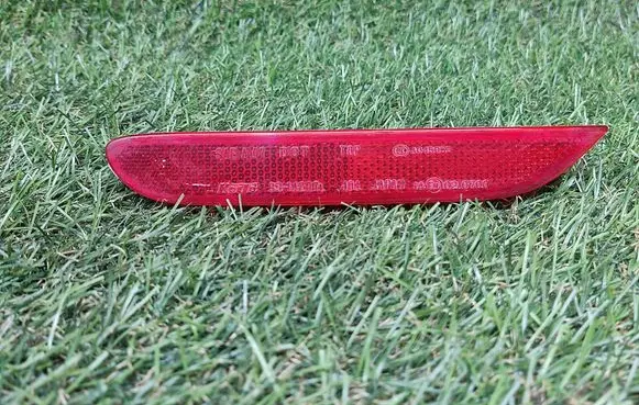 Nissan Leaf I (ZE0) Rear tail light reflector 25023005