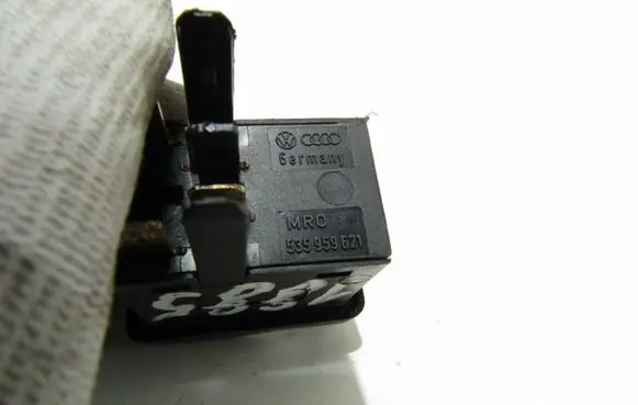 Volkswagen PASSAT B3 Windscreen/window heater switch 535959621
