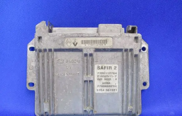 Renault Clio III Engine control unit/module 7700112764 7700868294 216525117