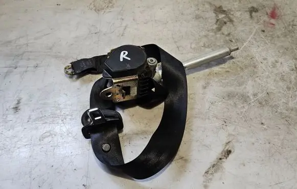 Audi A4 S4 B5 8D Front seatbelt 8D0857706