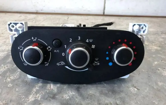 Dacia Dokker Climate control unit 5P3741100