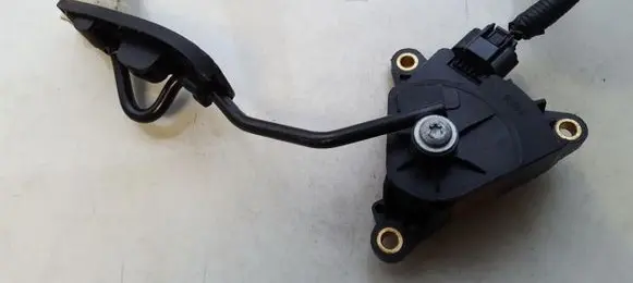 Nissan Note (E11) Accelerator throttle pedal 18002ax605
