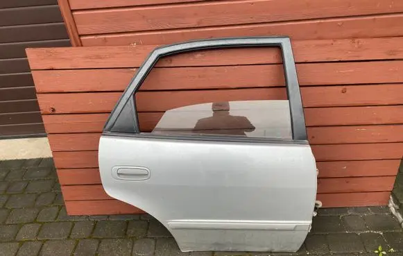 Toyota Corolla E110 Rear door