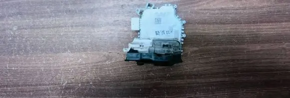 Audi Q7 4M Front door lock 8J2837015E