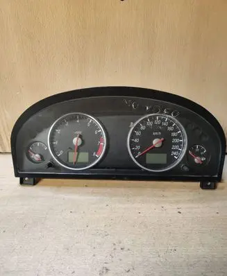 Ford Mondeo Mk III Speedometer (instrument cluster) 1S7F10841 44ZU187