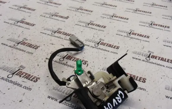 Honda CR-V Tailgate window lock/catch/latch 