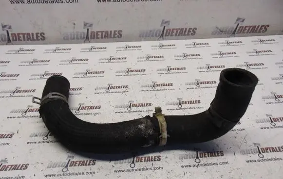 Toyota Avensis T270 Engine coolant pipe/hose