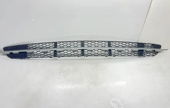 Mercedes-Benz E W211 Front bumper lower grill A2118850553