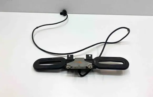 Mercedes-Benz SL R230 Keyless system antenna A2308200475 2308200475