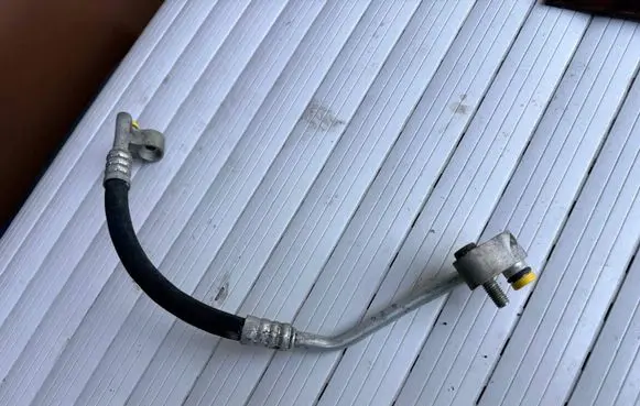 BMW 3 E46 Air conditioning (A/C) pipe/hose 6904013