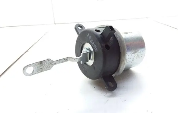 Ford Mondeo MK I Vacuum valve 2M2984