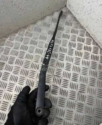 Alfa Romeo 156 Front wiper blade arm