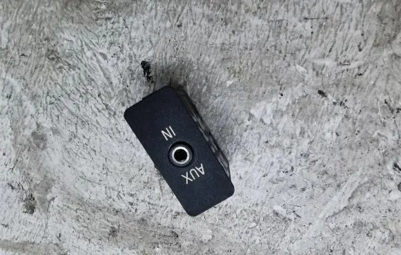 Mini One - Cooper Coupe R56 AUX in-socket connector 