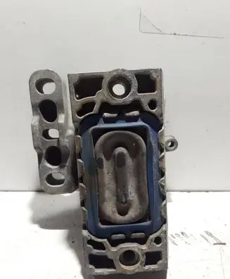 Volkswagen PASSAT B6 Engine mount bracket 1K0199262