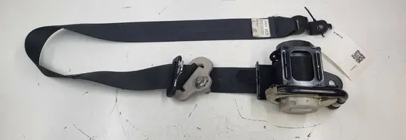 Nissan Leaf I (ZE0) Rear seatbelt 624239301B
