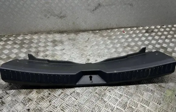 Mazda 3 III Trunk/boot sill cover protection BJT66889X