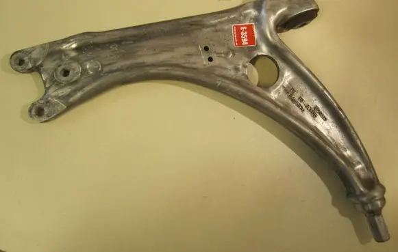 Volkswagen PASSAT B6 Front lower control arm/wishbone