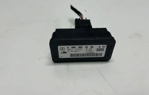Mercedes-Benz E W212 Other control units/modules A0009052500