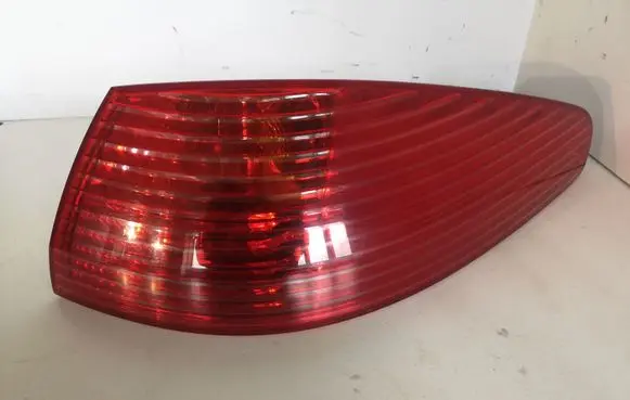 Peugeot 607 Rear/tail lights