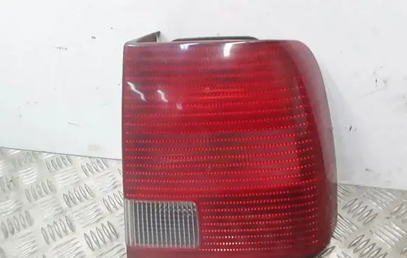 Volkswagen PASSAT B5 Rear/tail lights 3B5945096G