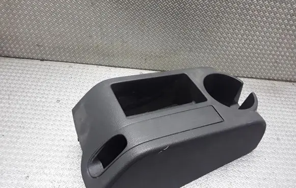 Cup holder front