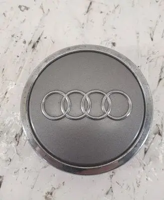 Audi A6 S6 C6 4F Original wheel cap 8T0601170A