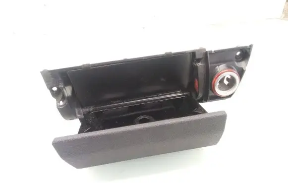 Volkswagen Touran I Car ashtray