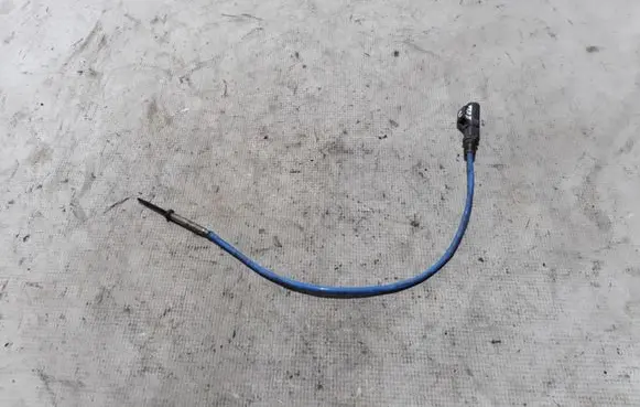 Ford Kuga II Exhaust gas temperature sensor AV4112B591AB