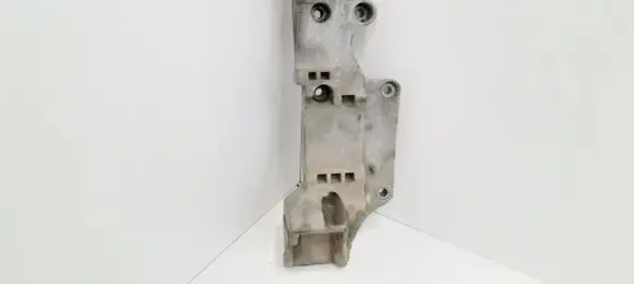 Volkswagen Golf IV Generator/alternator bracket R045903143C