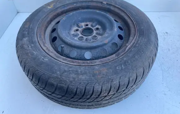 Toyota Avensis T220 R15 steel rim 