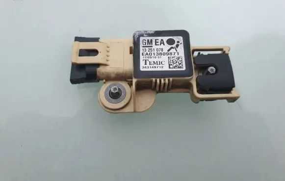 Opel Zafira B Airbag deployment crash/impact sensor 13251078